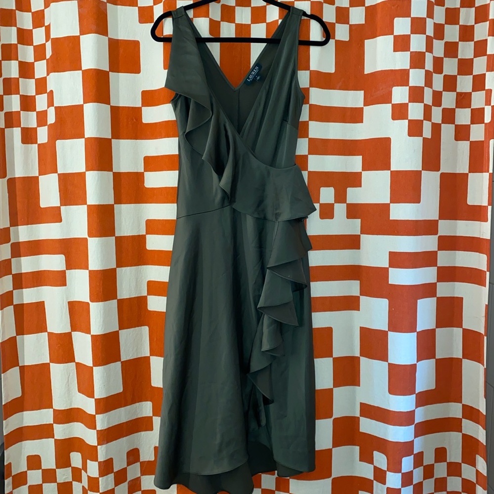 Beautiful RALPH LAUREN Ruffle Wrap Midi Dress 💐